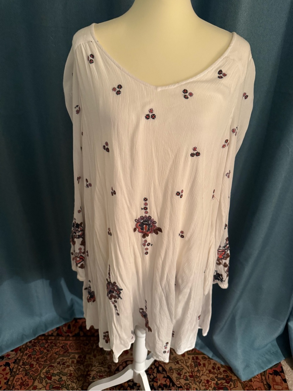 Free People White Embroidered long sleeve tunic dress